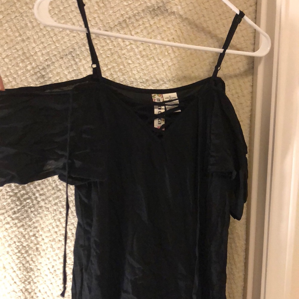 Black off the shoulder dress - Picture 2 of 5